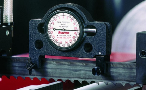 阜阳锯切钛合金用双金属带锯条还是硬质合金带锯条？