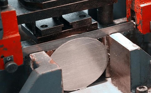 阜阳双金属带锯条牙齿碎裂或折断的原因是什么？